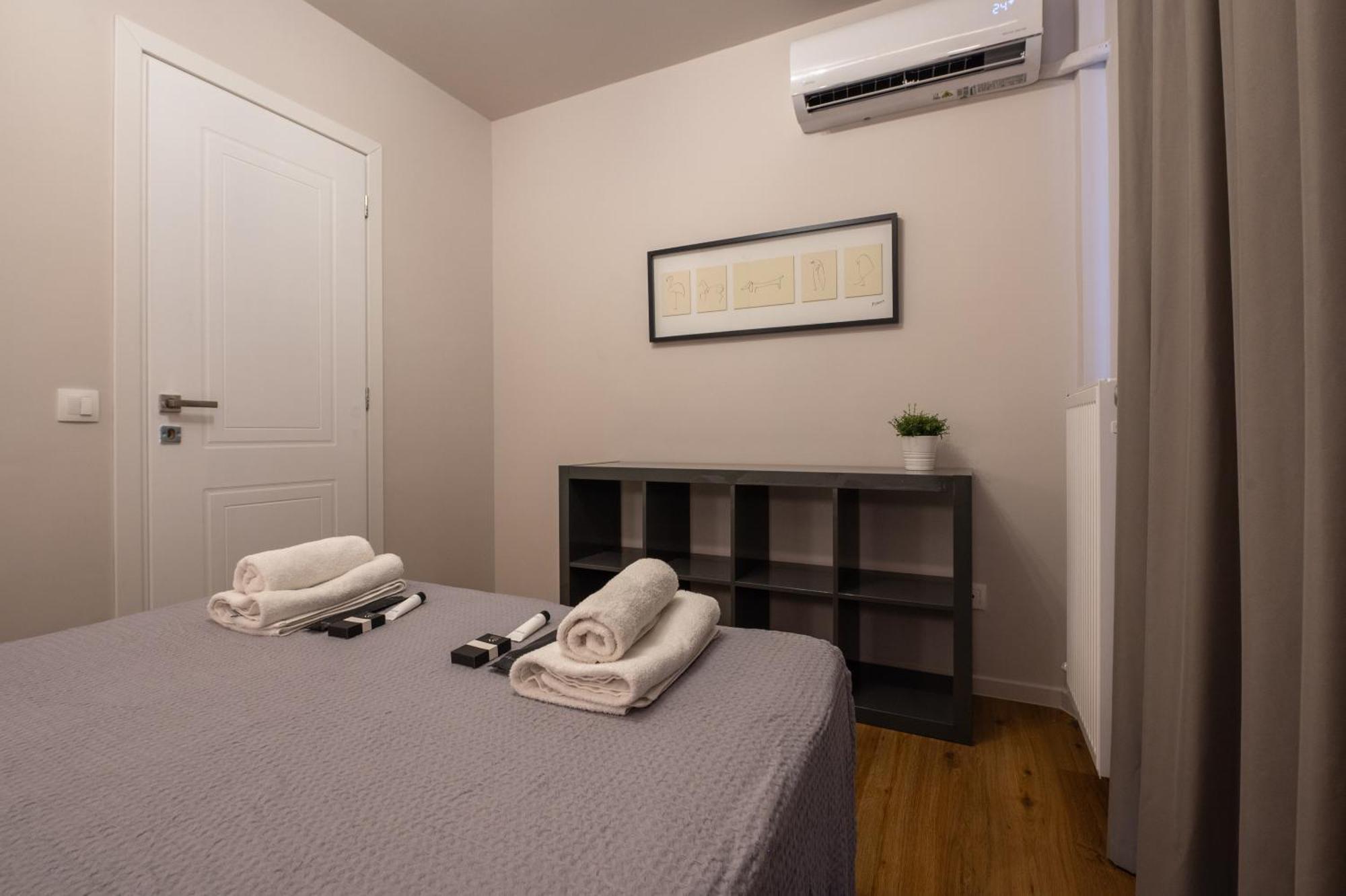 Live Life Plaka Apartment 아테네 외부 사진