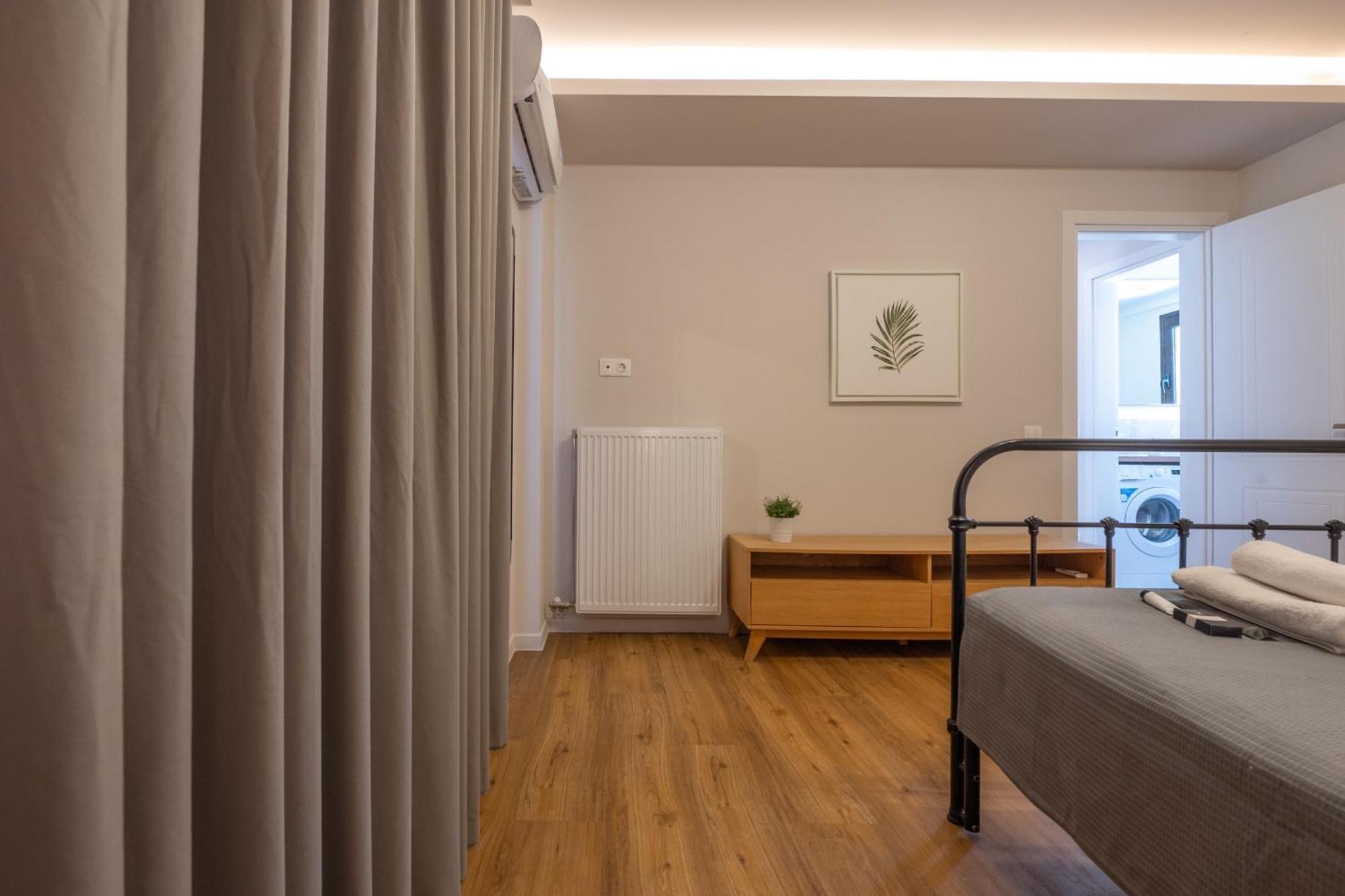 Live Life Plaka Apartment 아테네 외부 사진